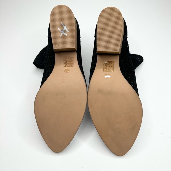 Jeffrey Campbell Janelle Black Suede Laser Cut
Booties, 10 - Picture 7 of 9